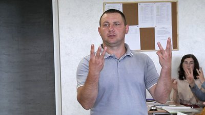 Програма з тисячі слів: на Волині рятувальники вивчають жестову мову Програма з тисячі слів: на Волині рятувальники вивчають жестову мову