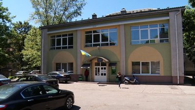 Лікаря, через непрофесійну діяльність якого померла породілля в Хусті, затримали