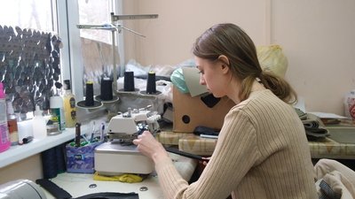 "Підтримуємо наших військових": на одному з вінницьких цехів для захисників шиють амуніцію "Підтримуємо наших військових": на одному з вінницьких цехів для захисників шиють амуніцію