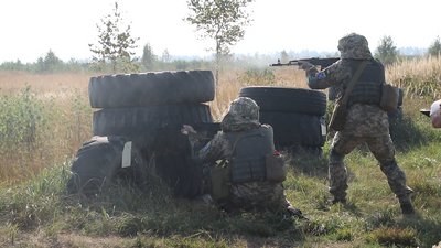 На Рівненщині визначили кращий стрілецький взвод ЗСУ На Рівненщині визначили кращий стрілецький взвод ЗСУ