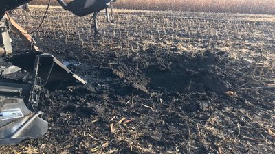 Підрив комбайну на Чугуївщині. Чоловік отримав поранення Підрив комбайну на Чугуївщині. Чоловік отримав поранення