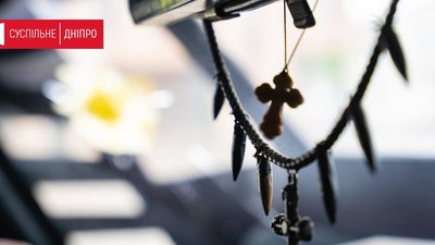 У Дніпрі їздить волонтерський "бандеромобіль" – фоторепортаж У Дніпрі їздить волонтерський "бандеромобіль" – фоторепортаж