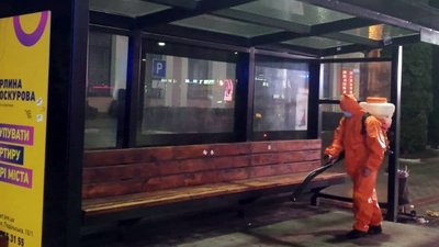 На Хмельниччині знову почали дезінфікувати місця масового скупчення людей