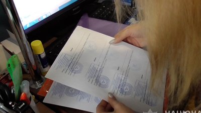 На Вінниччині група лікарів продавала фіктивні COVID-сертифікати На Вінниччині група лікарів продавала фіктивні COVID-сертифікати