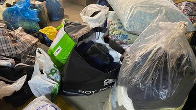 "Медикаменти, їжа, посуд": у Вінниці приносять речі для військових