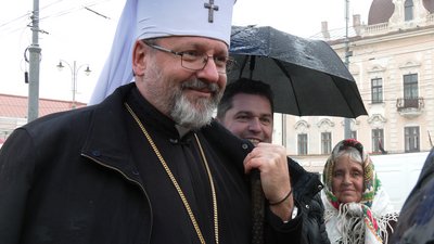 "Освятив патріарх УГКЦ". На Центральній площі у Чернівцях відкрили різдвяну шопку "Освятив патріарх УГКЦ". На Центральній площі у Чернівцях відкрили різдвяну шопку
