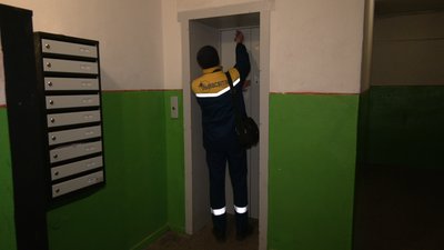 У Львові збільшили кількість аварійних бригад, які визволяють людей з ліфтів
