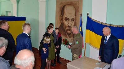 Матері загиблого воїна Богдана Сивця з Полтавщини передали орден Матері загиблого воїна Богдана Сивця з Полтавщини передали орден