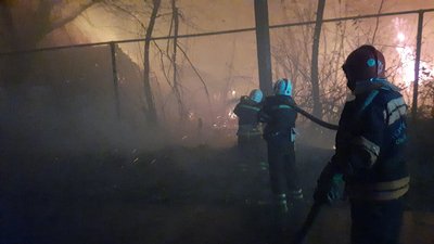 Рятувальники із Полтавщини поїхали гасити пожежі в Луганську область Рятувальники із Полтавщини поїхали гасити пожежі в Луганську область