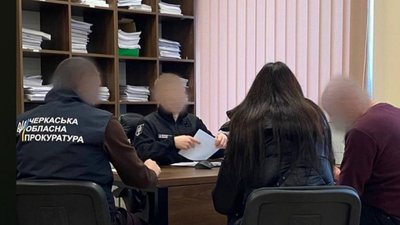 Неправдиві відомості в декларації: посадовиці податкової повідомили про підозру
