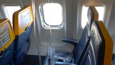 Ryanair, ілюмінатор, розбите вікно, літак