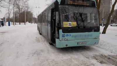Автобусні маршрути без перевізника: як пропонують розв'язати це питання
