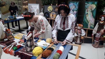 У Сумах влаштували різдвяний благодійний ярмарок У Сумах влаштували різдвяний благодійний ярмарок