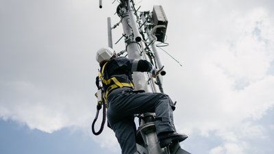 Вежа мобільного зв'язку