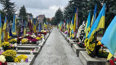Закарпатці відвідали могили родичів у День пам’яті померлих