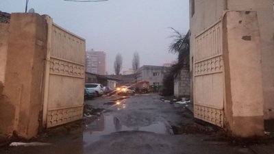 Пожежа у колишній типографії: горить діжка магнію Пожежа у колишній типографії: горить діжка магнію
