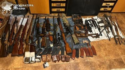 На Донеччині викрили двох мобілізованих, які продавали "трофейну" зброю