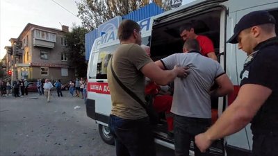 Чоловік, якого вчора збили на вулиці Калиновій, перебуває у важкому стані Чоловік, якого вчора збили на вулиці Калиновій, перебуває у важкому стані