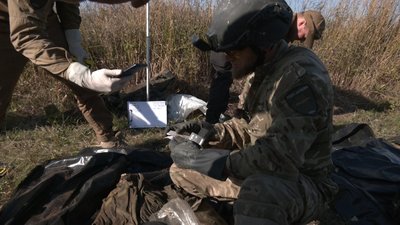 Пошуковці тіла російські окупанти Кліщіївка Бахмут Миколаївка Донецька область Пошуковці тіла російські окупанти Кліщіївка Бахмут Миколаївка Донецька область