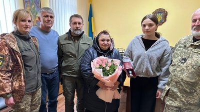 На Закарпатті рідним полеглого захисника Володимира Гавріша вручили орден "За мужність"
