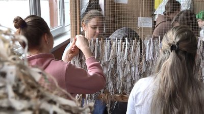 Поєднують навчання і допомогу: у черкаській школі діє волонтерський центр