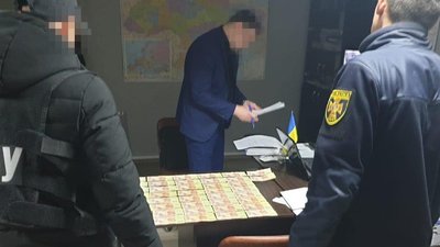 На Черкащині СБУ затримала посадовця ДСНС На Черкащині СБУ затримала посадовця ДСНС