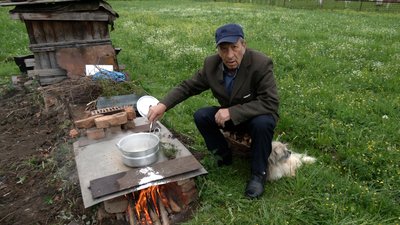Гурманці з Молодкова: як на Івано-Франківщині із соровиці роблять сіль Гурманці з Молодкова: як на Івано-Франківщині із соровиці роблять сіль