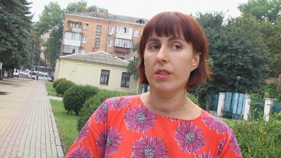 Юристка Асоціації ОСББ в Хмельницькій області Наталія Корсакова каже, що хмельничани при оплаті комуналки найчастіше нехтують саме оплатою послуг з утримання будинків. Юристка Асоціації ОСББ в Хмельницькій області Наталія Корсакова каже, що хмельничани при оплаті комуналки найчастіше нехтують саме оплатою послуг з утримання будинків.