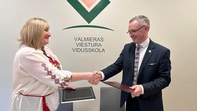 Чим у Латвії корисний досвід черкаських освітян: школи підписали меморандум про співпрацю Чим у Латвії корисний досвід черкаських освітян: школи підписали меморандум про співпрацю