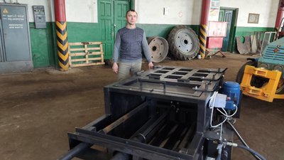 На Тернопільщині у громаді закупили прес для ПЕТ-пляшок На Тернопільщині у громаді закупили прес для ПЕТ-пляшок