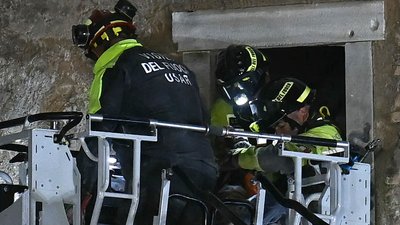 Рятувальники в Італії