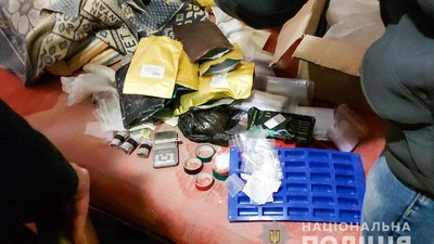 Озброєні напади та викрадання людей: у Миколаєві поліція затримала групу таксистів Озброєні напади та викрадання людей: у Миколаєві поліція затримала групу таксистів