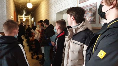 Сорок юнаків отримали приписку до призовної дільниці у Кропивницькому. Для чого це потрібно Сорок юнаків отримали приписку до призовної дільниці у Кропивницькому. Для чого це потрібно