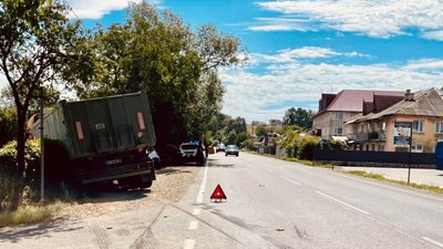 Стало відомо, в якому стані троє людей, які травмувалися в ДТП у Косівському районі на Прикарпатті Стало відомо, в якому стані троє людей, які травмувалися в ДТП у Косівському районі на Прикарпатті