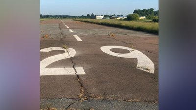 На Житомирщині прикордонники затримали літак, який незаконно злетів з Румунії На Житомирщині прикордонники затримали літак, який незаконно злетів з Румунії