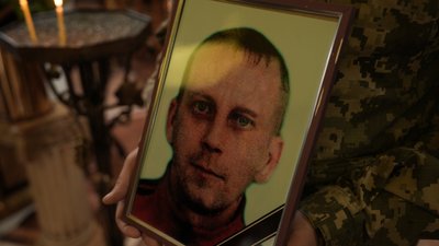 У Сумах попрощалися із захисником Богданом Анцифоровим