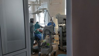 Без електрики та під повітряну тривогу: як працюють сумські лікарі