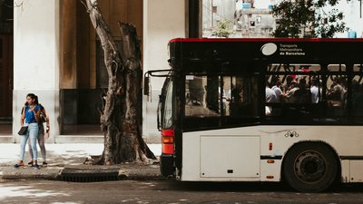 У Чорногорії затримали туристичний автобус з десятками українців