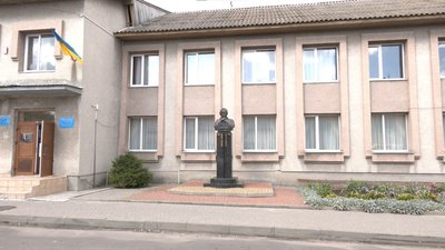 "Приїжджав на храмове свято та пригощав дітей цукерками", — куликівчани про Богдана Ступку "Приїжджав на храмове свято та пригощав дітей цукерками", — куликівчани про Богдана Ступку
