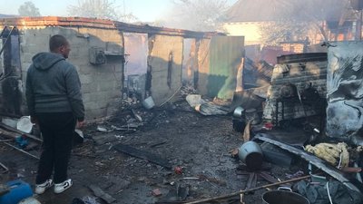 Поранені дві людини, згоріла худоба: наслідки обстрілу Золочівської громади на Харківщині 3 травня Поранені дві людини, згоріла худоба: наслідки обстрілу Золочівської громади на Харківщині 3 травня