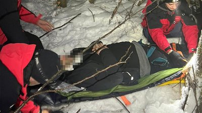 Транспортування чоловіка, який заблукав у горах 5 лютого