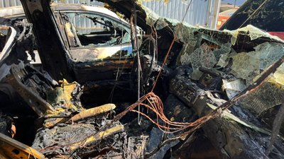 В Одесі чоловік підпалив автотрейлер з гуманітарною допомогою для переселенців — поліція В Одесі чоловік підпалив автотрейлер з гуманітарною допомогою для переселенців — поліція