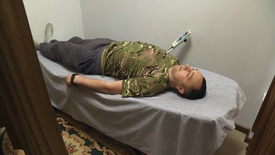 Нацгвардієць Андрій Безбородий проходить реабілітацію після бойових дій. Нацгвардієць Андрій Безбородий проходить реабілітацію після бойових дій.
