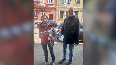 Школярка з Харківщини шиє іграшкових однорогів, щоб допомогти переселенцям Школярка з Харківщини шиє іграшкових однорогів, щоб допомогти переселенцям