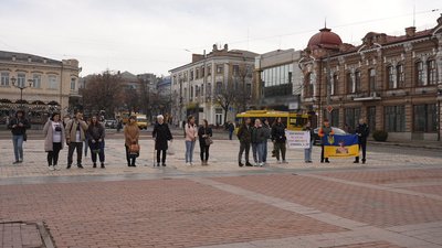 Хода пам'яті. У День добровольця в Кропивницькому вшанували загиблих і вбитих у війні з Росією Хода пам'яті. У День добровольця в Кропивницькому вшанували загиблих і вбитих у війні з Росією