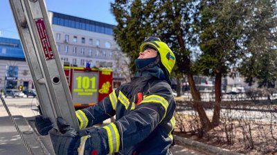 Евакуювали 13 людей і виявили тіло чоловіка: у багатоквартирному будинку в Рівному сталася пожежа
