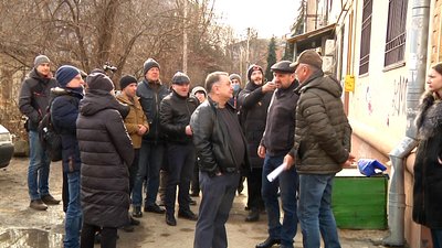 У Житомирі люди вийшли на акцію протесту проти будівництва на вулиці Київська, 6 У Житомирі люди вийшли на акцію протесту проти будівництва на вулиці Київська, 6