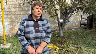 У Правдиному на Херсонщині будівельники з різних регіонів України відновлюють пошкоджені обстрілами оселі У Правдиному на Херсонщині будівельники з різних регіонів України відновлюють пошкоджені обстрілами оселі