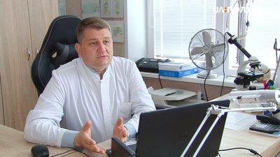 Полтавський лікар читає лекції колегам після повернення з Італії. СУСПІЛЬНЕ | ВІДЕОНОВИНИ