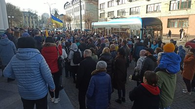 "Stop примусова вакцинація!". У Вінниці проходить акція проти щеплення та карантинних обмежень